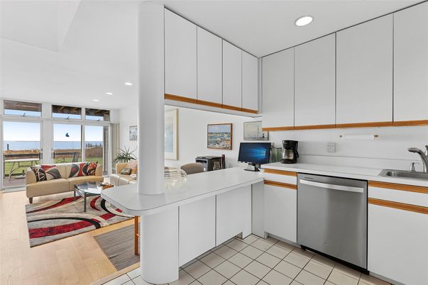 Interior, Kitchen, Living room, Recessed Lighting, Stainless Steel Appliances