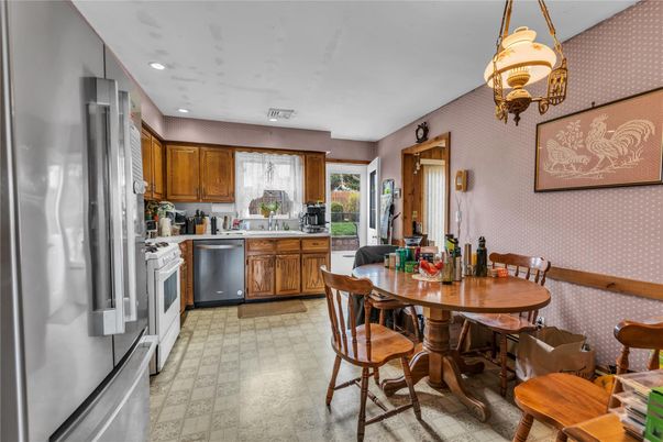 Dining room, Interior, Kitchen, Recessed Lighting, Stainless Steel Appliances