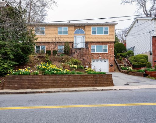 Attached, Exterior, Facade, Brick Facade, Raised Ranch
