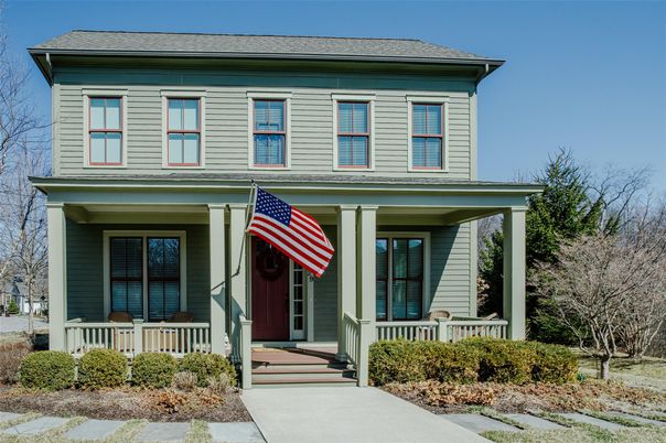 Exterior, Facade, American Foursquare