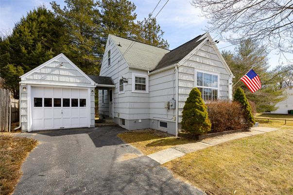 Detached Garage, Exterior
