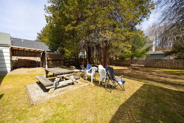 Backyard, Exterior