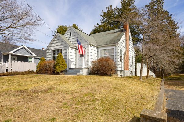 Backyard, Exterior, Facade, Cape Cod