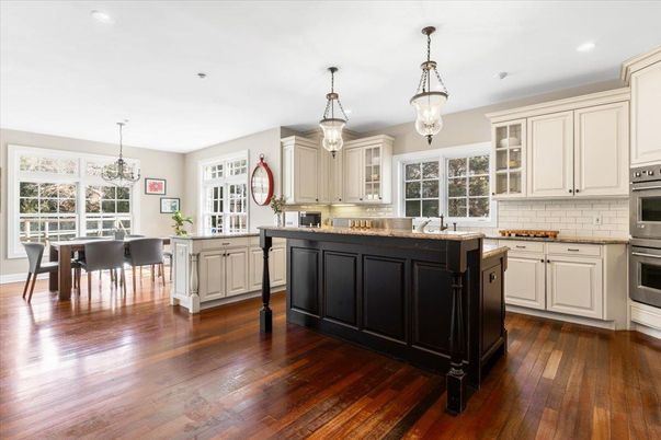 Chandelier, Dining room, Interior, Kitchen, Pendant Lights, Recessed Lighting, Wood Texture Flooring