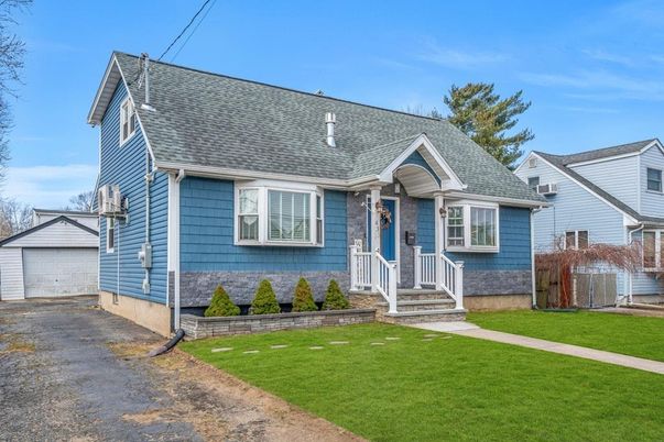 Detached Garage, Exterior, Facade, Cape Cod