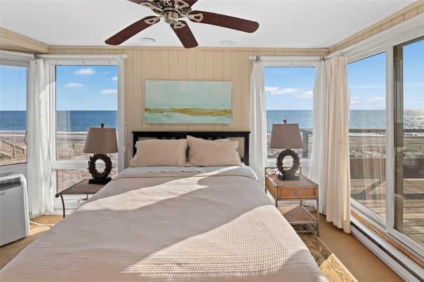 Bedroom, Interior, Water