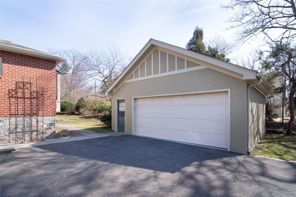 Detached Garage, Exterior