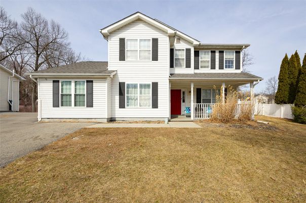 Exterior, Facade, Farmhouse