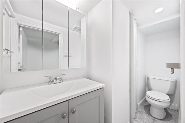 Bathroom, Interior, Recessed Lighting
