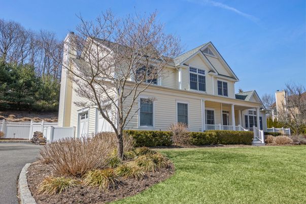 Attached, Exterior, Facade, Farmhouse