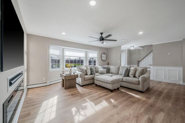 Interior, Living room, Recessed Lighting, Wood Texture Flooring