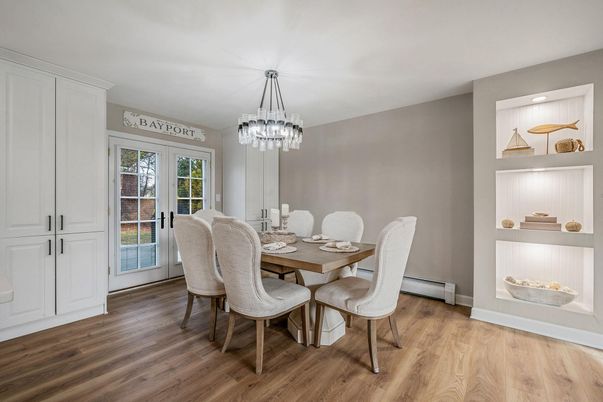 Chandelier, Dining room, Fireplace, Interior, Wood Texture Flooring