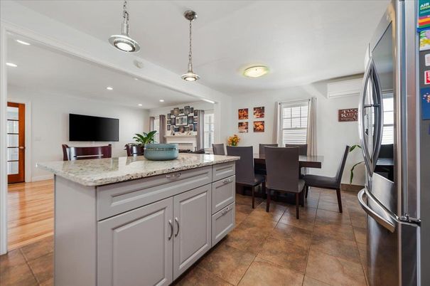 Dining room, Interior, Kitchen, Pendant Lights, Recessed Lighting, Wood Texture Flooring