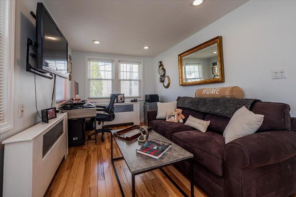 Home Office, Interior, Living room, Recessed Lighting, Wood Texture Flooring