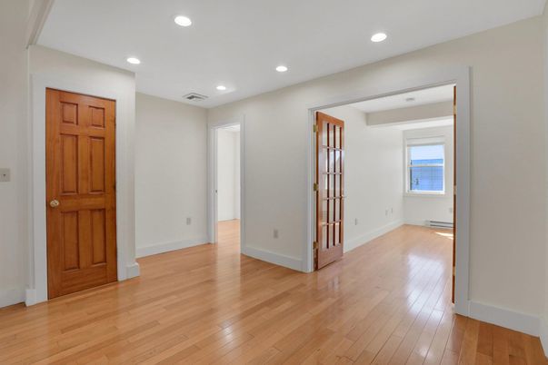 Empty room, Interior, Recessed Lighting, Wood Texture Flooring