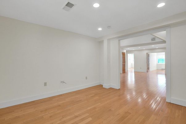 Empty room, Interior, Recessed Lighting, Wood Texture Flooring
