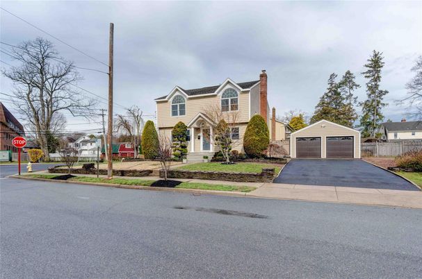 Attached, Detached Garage, Exterior, Facade, Queen Anne Victorian