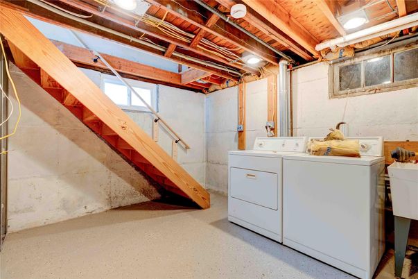 Interior, Washer, Wooden Beams, Wooden Ceilings