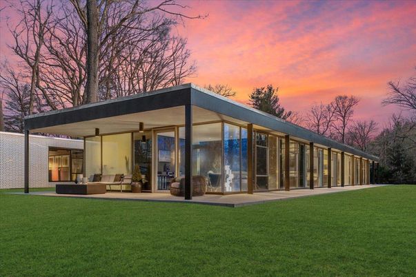 Backyard, Exterior, Facade, Modern
