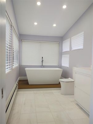 Bathroom, Free Standing Baths, Interior, Recessed Lighting
