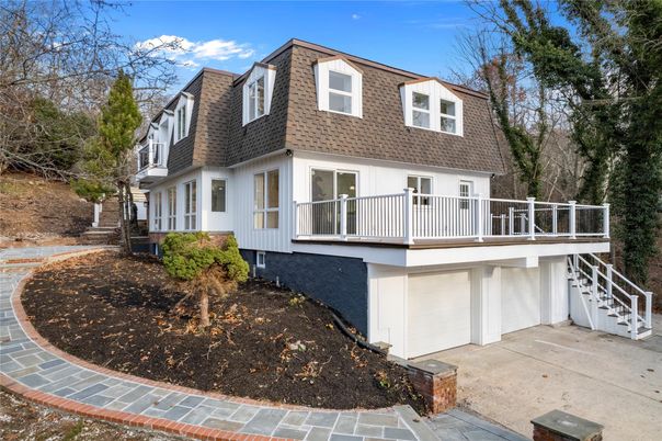 Attached, Exterior, Facade, Cape Cod