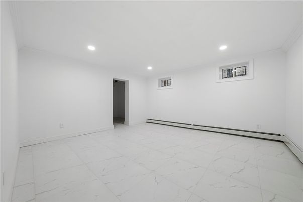 Empty room, Interior, Marble, Recessed Lighting