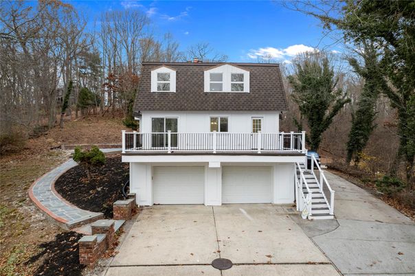 Attached, Exterior, Facade, Farmhouse