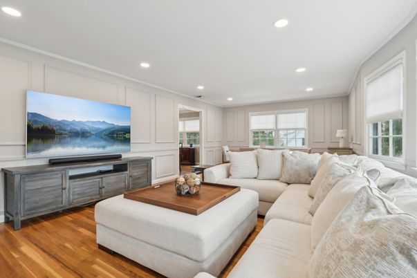 Interior, Living room, Recessed Lighting, Wood Texture Flooring