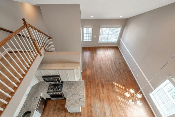 Interior, Recessed Lighting, Washer, Wood Texture Flooring