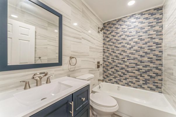 Bathroom, Interior, Recessed Lighting