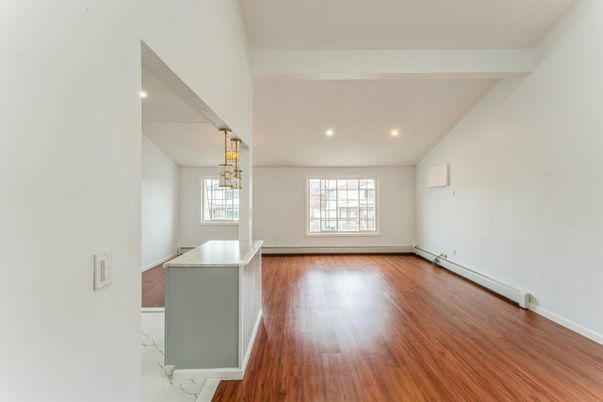 Empty room, Interior, Pendant Lights, Recessed Lighting, Wood Texture Flooring