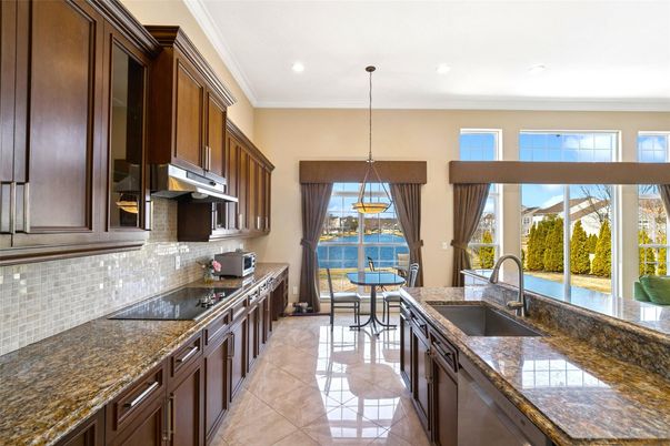 Dining room, Interior, Kitchen, Pendant Lights, Recessed Lighting, Water
