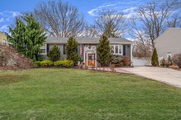 Backyard, Exterior, Facade, Cape Cod