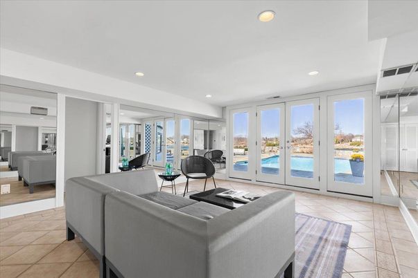 Interior, Living room, Piano, Recessed Lighting, Water