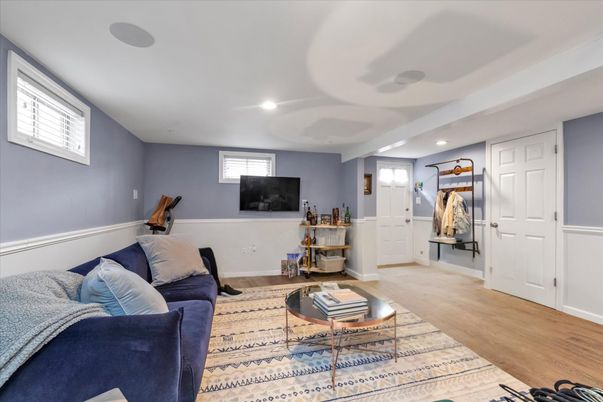 Interior, Living room, Recessed Lighting, Wood Texture Flooring