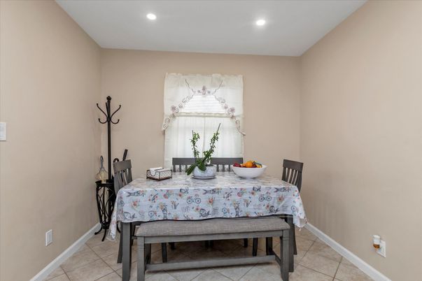 Dining room, Interior, Recessed Lighting