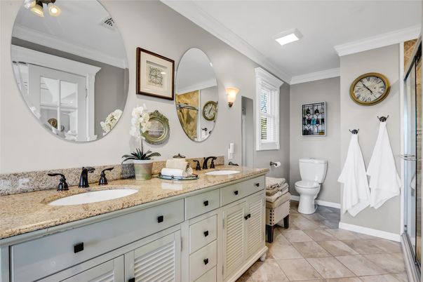 Bathroom, Dual Sink Vanities, Interior