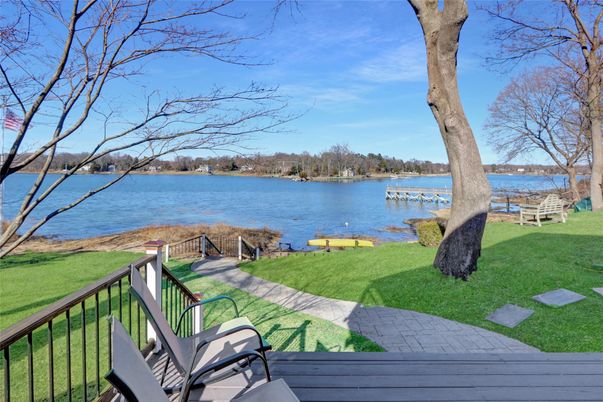 Exterior, Lake