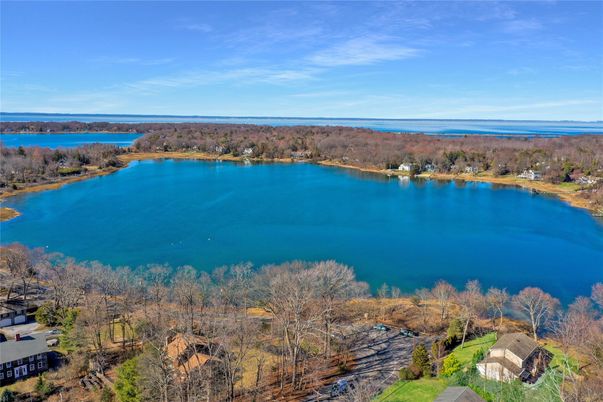 Exterior, Lake