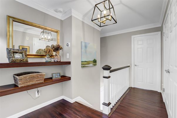 Interior, Pendant Lights, Wood Texture Flooring