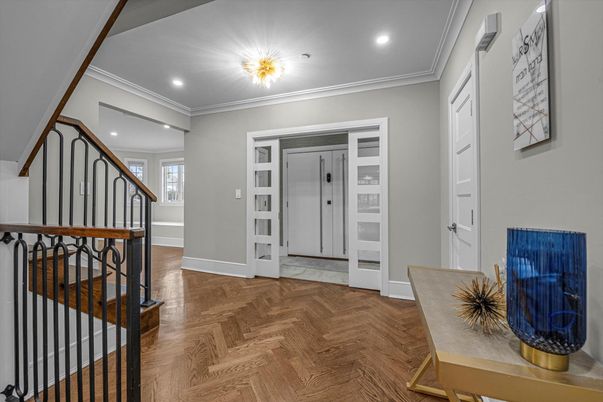 Interior, Recessed Lighting, Wood Texture Flooring