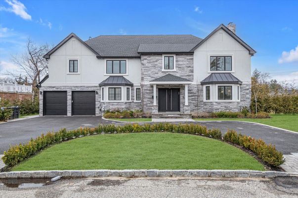 Attached, Exterior, Facade, Farmhouse