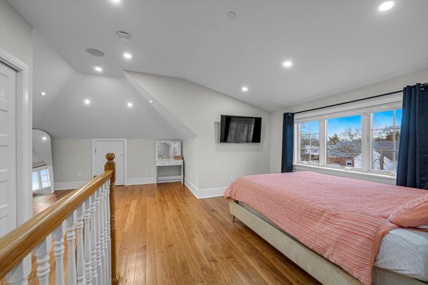 Bedroom, Interior, Recessed Lighting, Wood Texture Flooring