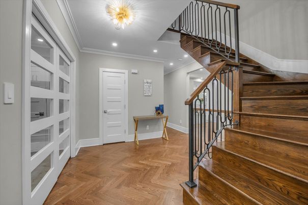 Interior, Recessed Lighting, Wood Texture Flooring