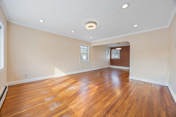 Empty room, Interior, Recessed Lighting, Wood Texture Flooring