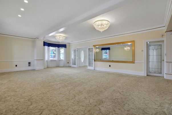 Chandelier, Empty room, Interior, Recessed Lighting