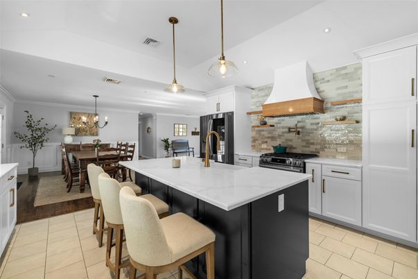 Chandelier, Dining room, Interior, Kitchen, Pendant Lights, Recessed Lighting, Stainless Steel Appliances, Wood Texture Flooring