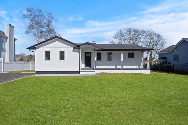 Backyard, Exterior, Facade, Ranch