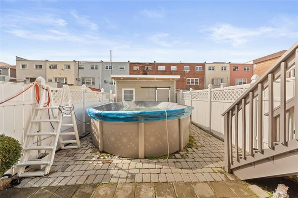 Exterior, Hot Tub, Pool