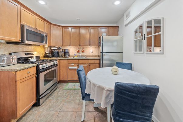 Dining room, Interior, Kitchen, Recessed Lighting, Stainless Steel Appliances